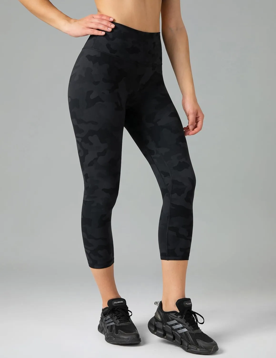 Colorfulkoala Dreamlux No Front Seam Leggings for Women High Waisted Capris 21" Inseam Yoga Pants